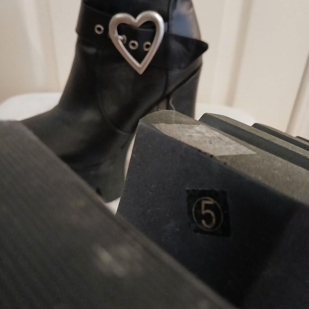 LAMODA Black Platform Chunky Heel Boots Silver Heart Buckles 5 Whimsygoth Alt - Picture 6 of 8